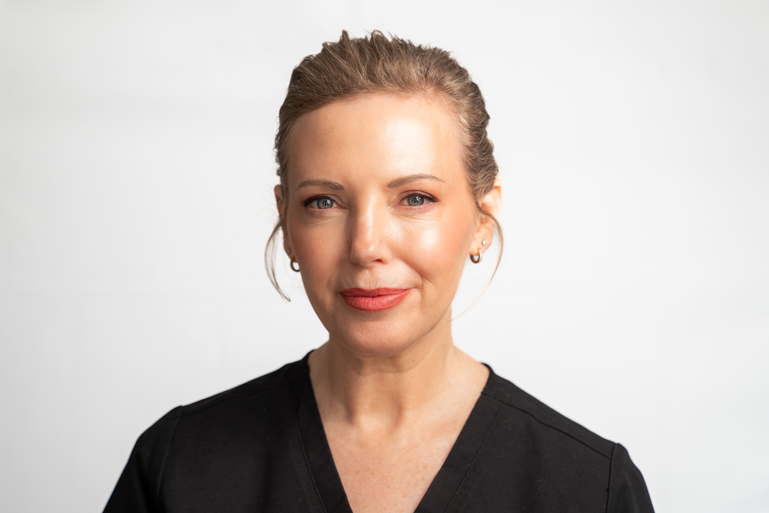 Interface Aesthetics Training Academy - Julie Scott, NMC registered Independent Nurse Prescriber and Level 7 qualified aesthetic injector with over 30 years experience in the field of plastics and skin rejuvenation.